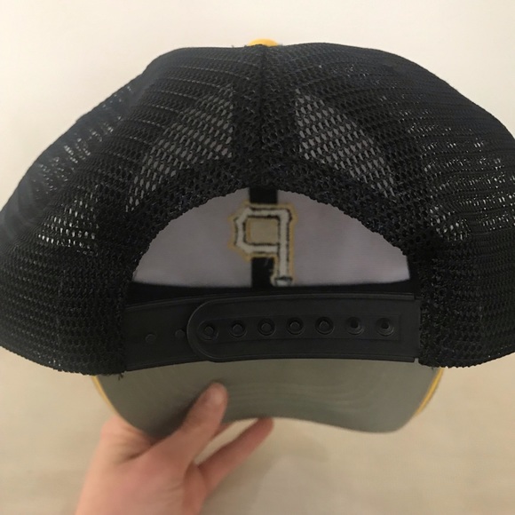 NWOT Pittsburgh Pirates MLB SnapBack Hat w Mesh - Picture 6 of 9